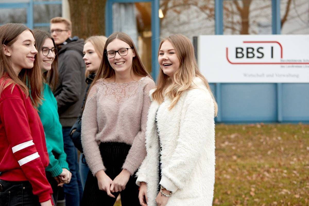 schueler schulhof vielfalt bbs